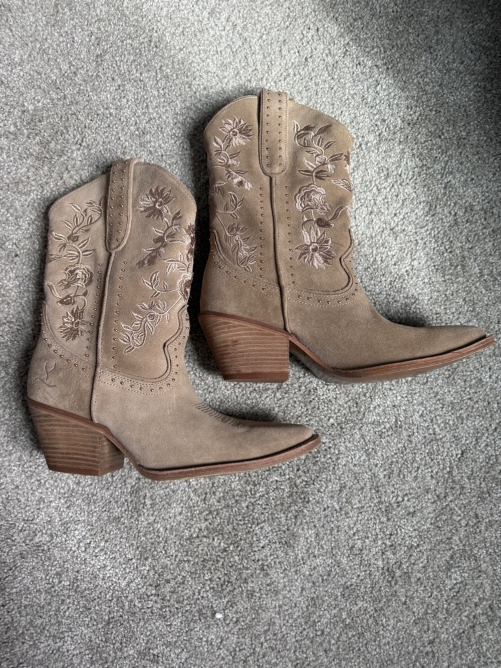 Cecelia New York Taupe Embroidered Western Boots – NEW Never Worn - Picture 3 of 8